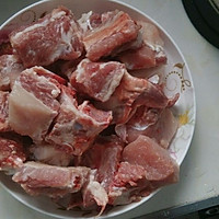 玉米排骨汤(懒洋洋的美味)的做法图解1