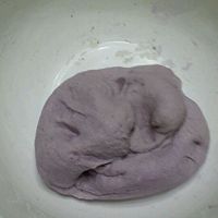 鲈鱼肉饼烫紫甘蓝面条的做法_【图解】鲈鱼肉