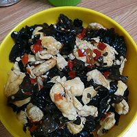 剁椒木耳炒鸡蛋的做法图解1