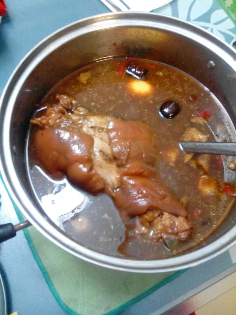 小火慢炖三个小时左右