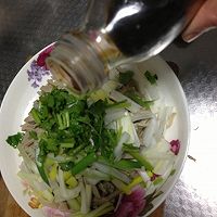 一键减肥的:凉拌豆腐皮的做法_【图解】一键减