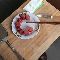 香炸大虾香肠鱼丸的做法图解1