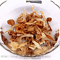野山菌豆腐蒸饺的做法图解1