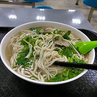 牛肉拉面的做法图解1