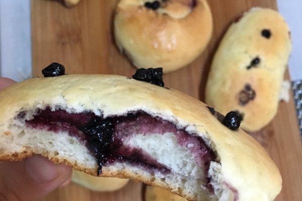 蓝莓果酱面包的做法_【图解】蓝莓果酱面包怎
