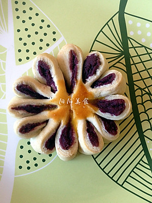 阳阳美食烘焙的幸福像花儿一样--紫薯菊花酥的