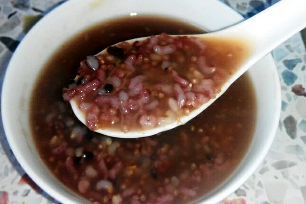 每日一粥:黑米高粱粥的做法_【图解】每日一粥