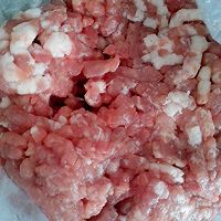 猪肉洋葱馅饺子的做法图解1