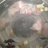 猪蹄花豆汤的做法图解1