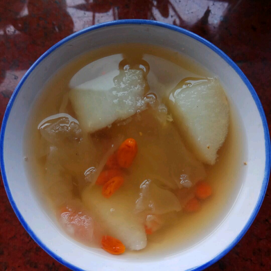 银耳百合雪梨汤