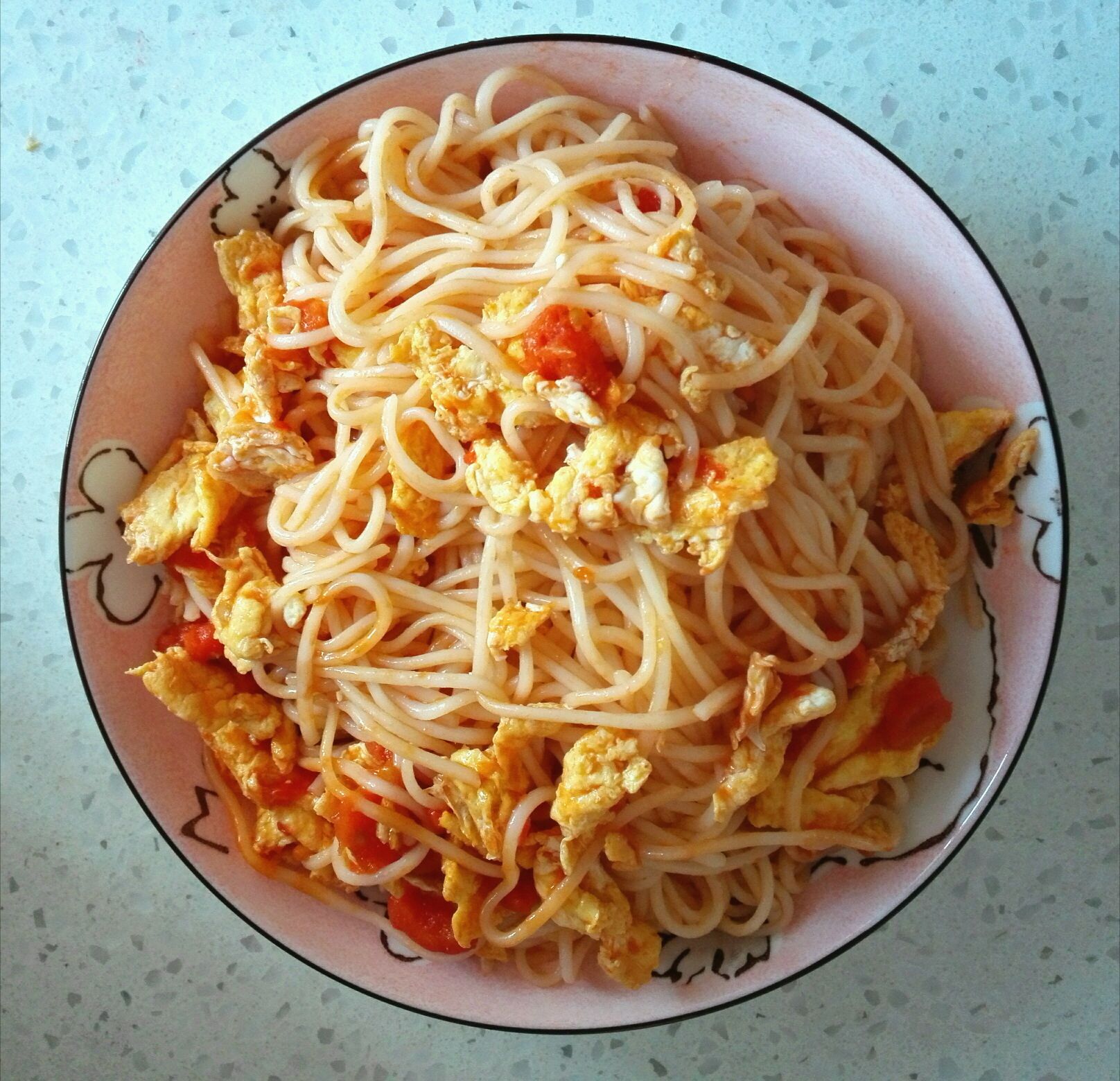 西红柿鸡蛋面就得这样做，汤鲜味美、营养丰富，保你吃一次就上瘾