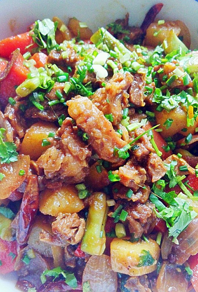 边看边做更方便 难度:配菜(中级 时间:1小时以上 主料 牛肉
