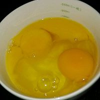 炒鸡蛋的做法图解1
