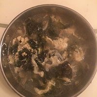 紫菜虾米蛋花汤的做法图解1