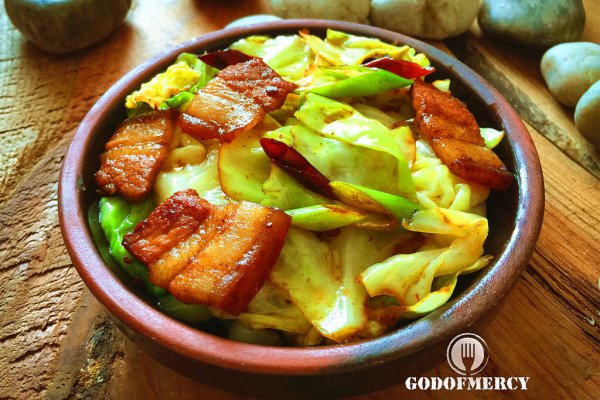 初夏瘦身美容餐桌上解腻开胃的麻辣手撕五花肉