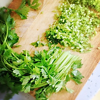 牛肉芹菜包子的做法图解...<a href=