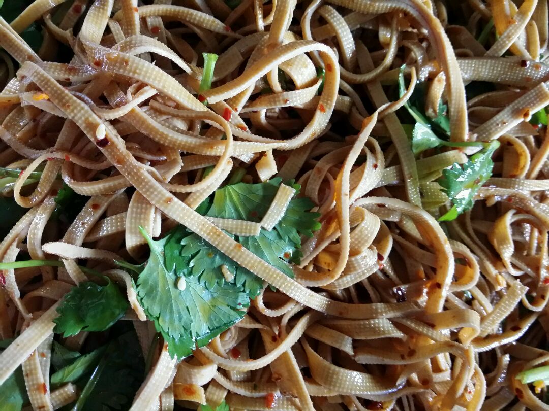 凉拌豆腐丝 下酒菜(超简单,味超棒)