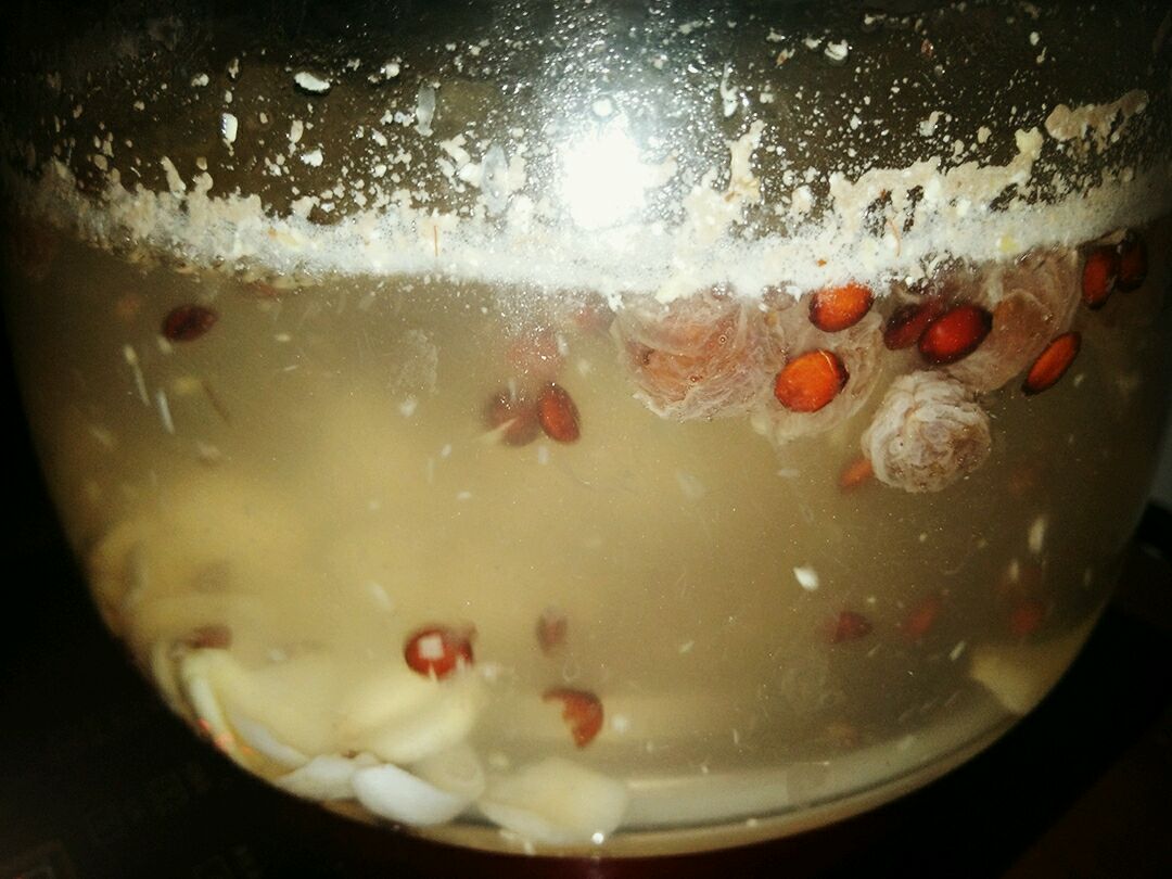 酸枣仁莲子百合桂圆水