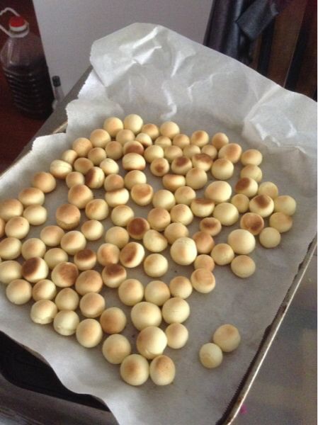 放入烤箱度上下火烤20分钟左右,美味的旺仔小馒头制作完成!