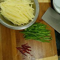 青椒土豆丝的做法图解1