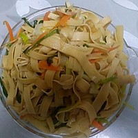 野蒜豆腐皮的做法图解1