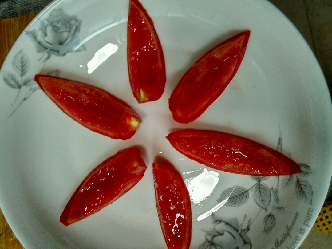 西红柿摆盘备用