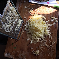 金黄土豆鸡蛋饼的做法图解1