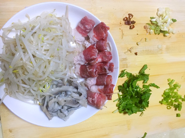 东北版肥牛酸辣锡纸配兔肉整只风干粉条的大全做法图片