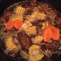 排骨炖玉米的做法图解1