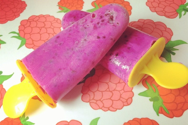 有果肉的冰棒--火龙果蔓越莓牛奶冰棒的做法_