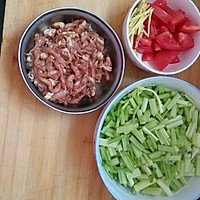 芹菜肉丝面的做法图...<a href=