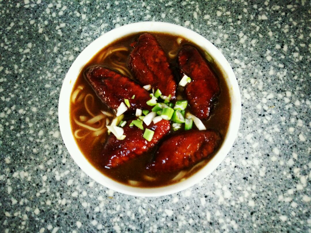 红烧鸡翅面