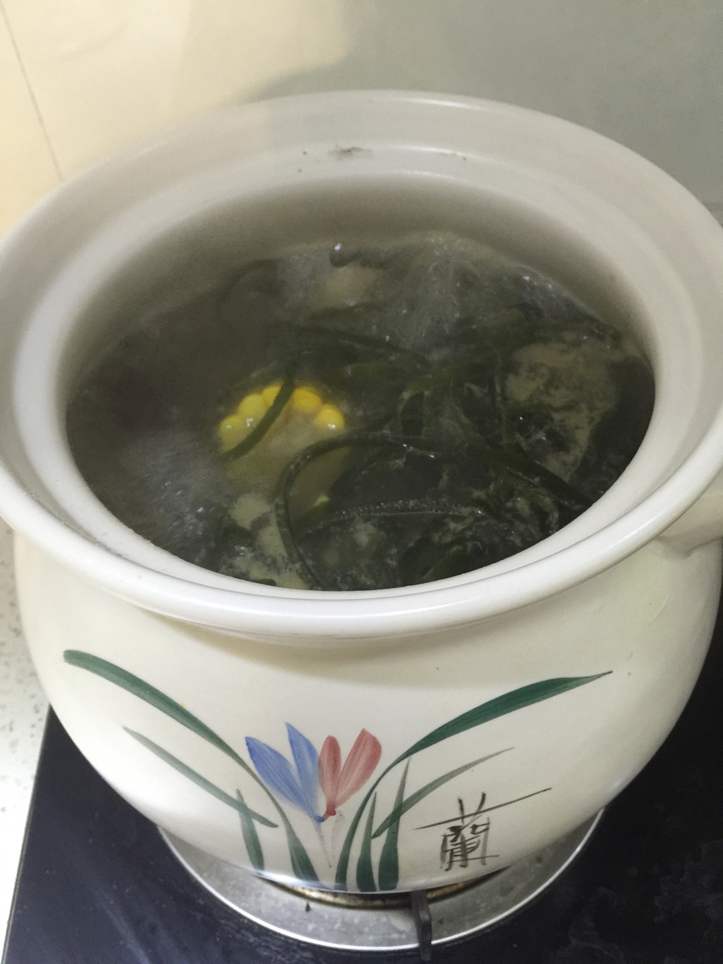 苏菜排骨海带汤的做法图解
