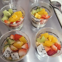 酸奶木糠水果杯的做法_【图解】酸奶木糠水果