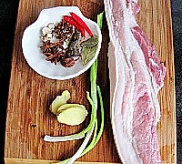 秘制卤肉的做法图解1
