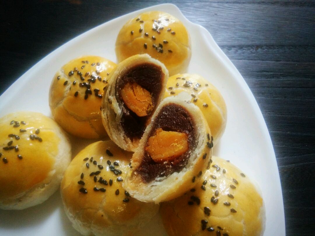 蛋黄酥怎么做_蛋黄酥的做法_手作美食by晴天_豆果美食