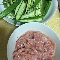 秋葵肉片汤的做...<a href=