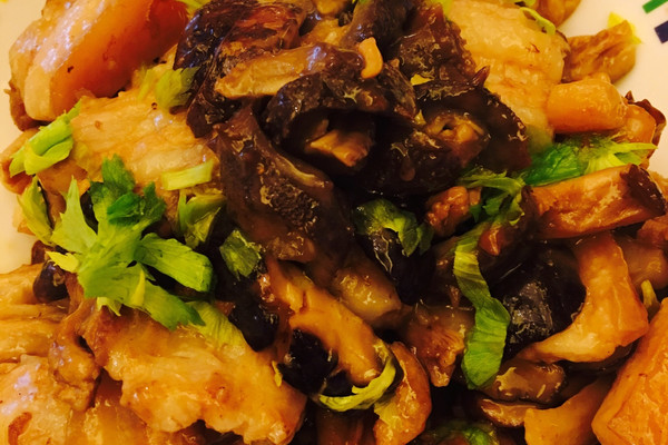 潮州海参汤,海参焖土猪肉,海参炒芹菜的做法_