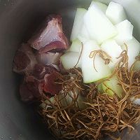 茶树菇冬瓜排骨汤的做法图解1