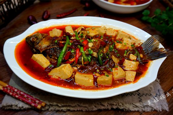 香辣鲫鱼烧豆腐------真的挺配哈