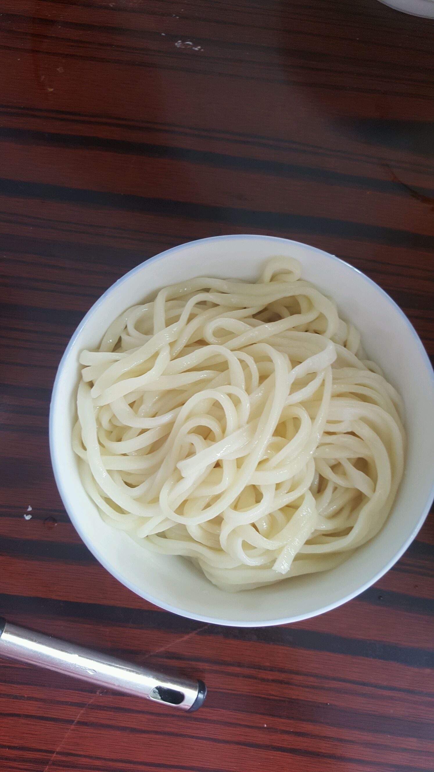 ֭