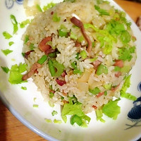 芹香炒饭的做法图解1