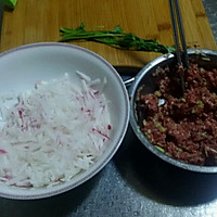 牛肉丸子萝卜丝粉丝汤的做法图解1