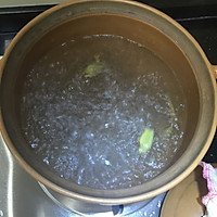 和爸爸一起喝碗猪杂汤吧！广式猪杂汤，极其简单～的做法图解1