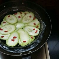 西葫芦瓜蒸酸甜肉的做法图解1