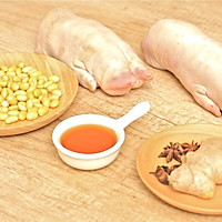 迷迭香美食| 黄豆炖猪蹄的做法图解1