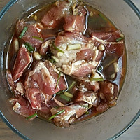家常香煎牛肉的做法图解1