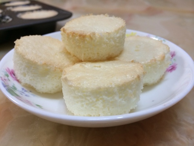 嵰