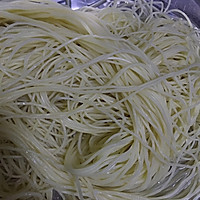 凉拌冷面的做法图解1