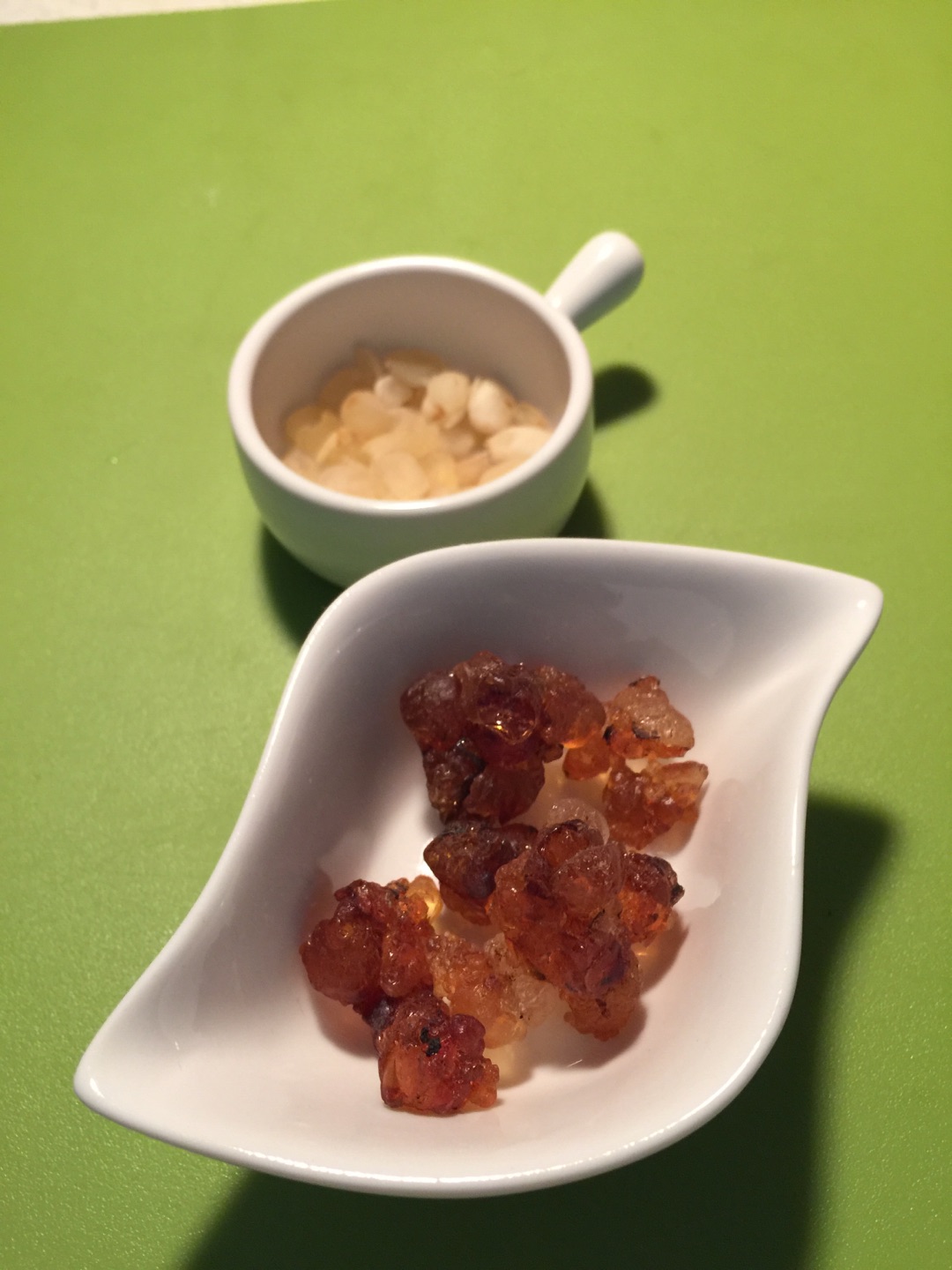 桃胶雪莲子炖木瓜